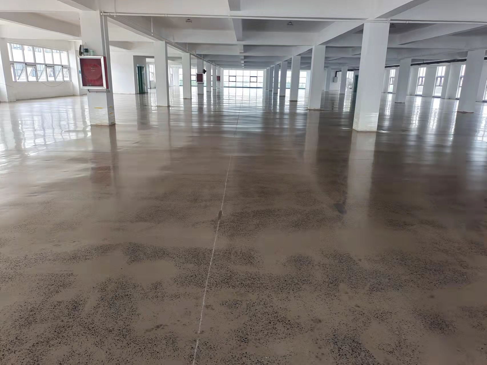 石家莊某企業(yè)地坪施工收尾了！